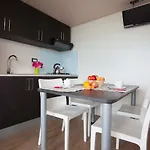 Village Laguna Blu مكان تخييم 4*