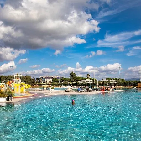 Village Laguna Blu Campeggio 4*
