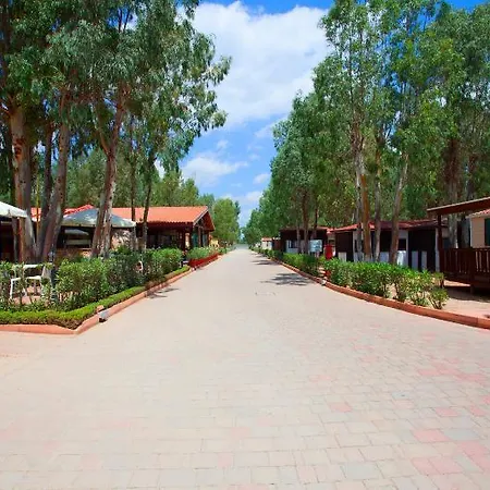 Campeggio Village Laguna Blu 4*