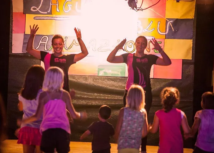 Κάμπινγκ Village Laguna Blu 4*