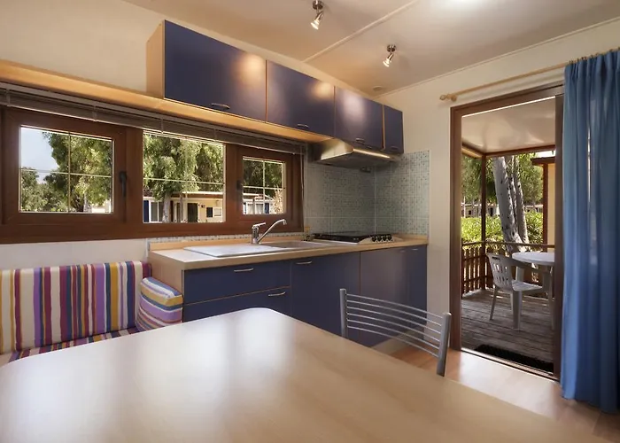 Κάμπινγκ Village Laguna Blu 4*